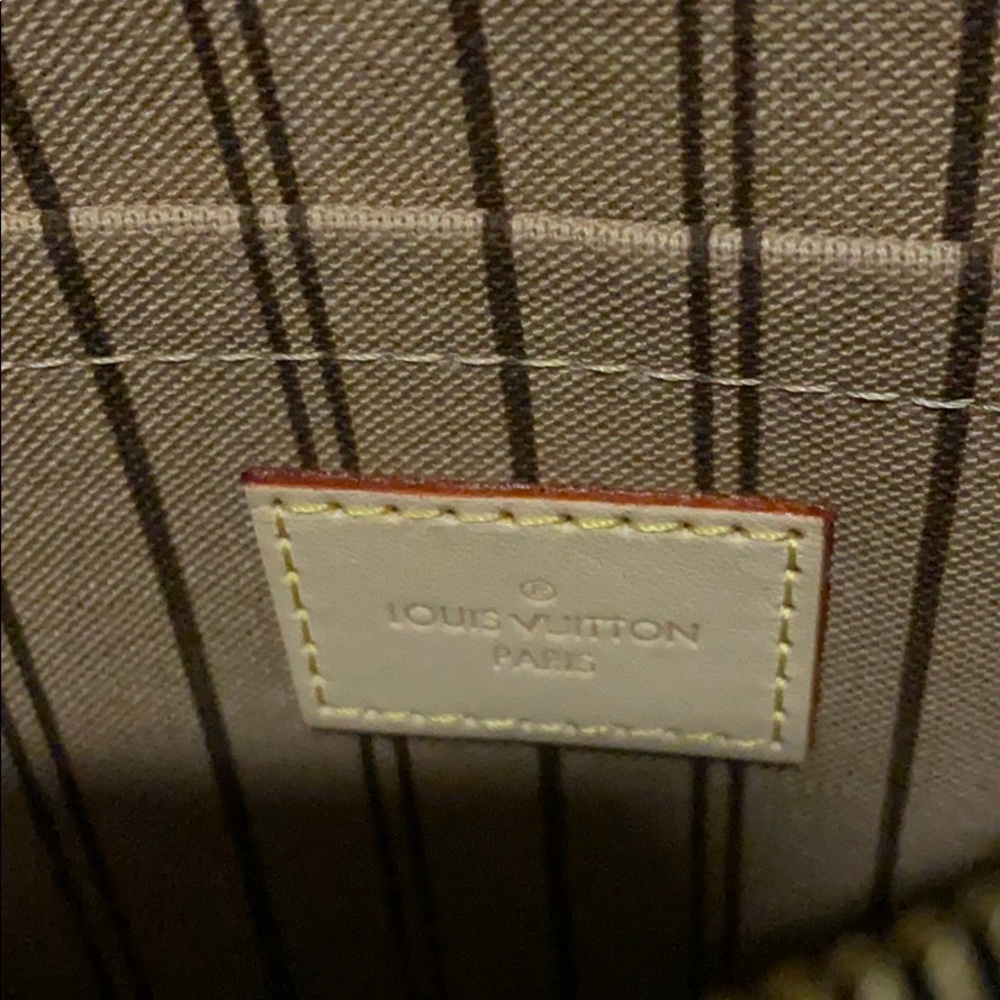 BRAND NEW LV NeverFull Pouch - Picture 2 of 3